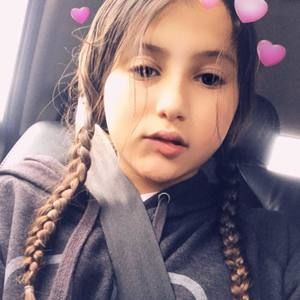 Meet your Posher, Roxy